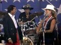 Willie Nelson & Julio Iglesias - To All the Girls I've Loved Before (Live at Farm Aid 1986)